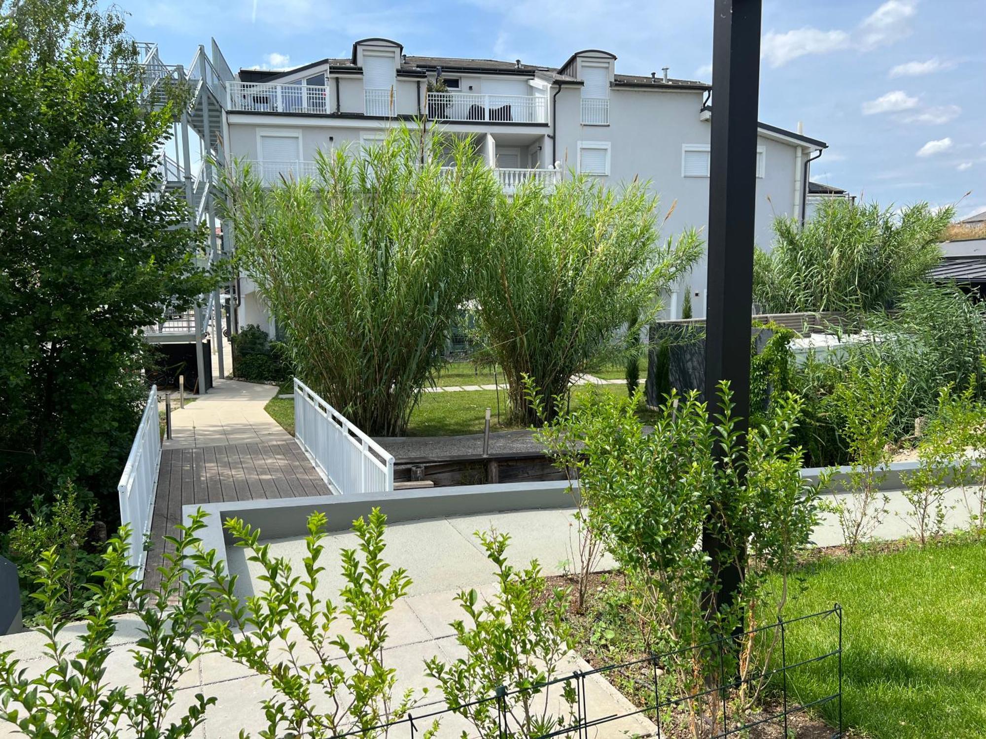 25H Spa-Residenz Best Sleep Privat Garden & Pools นอยซีเดิลอัมเซ ภายนอก รูปภาพ
