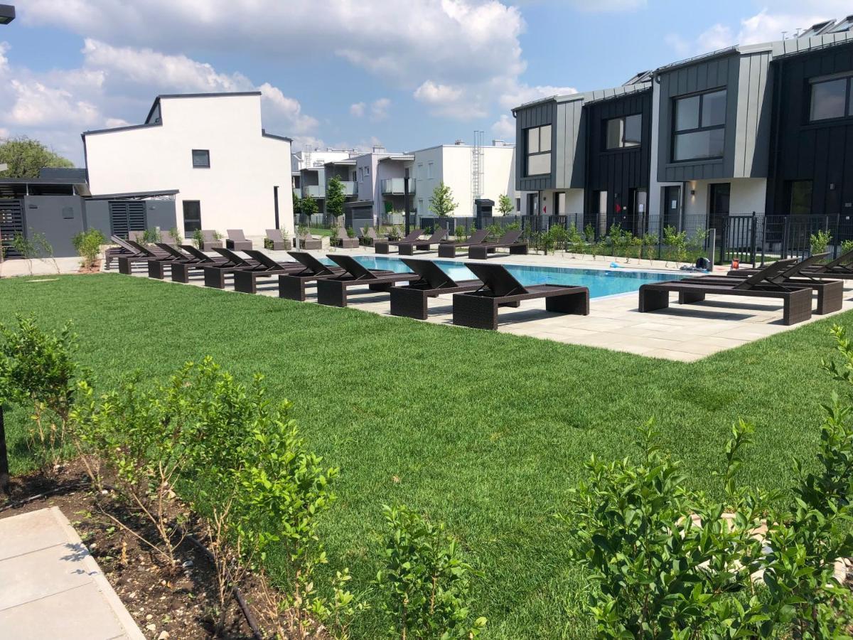 25H Spa-Residenz Best Sleep Privat Garden & Pools นอยซีเดิลอัมเซ ภายนอก รูปภาพ