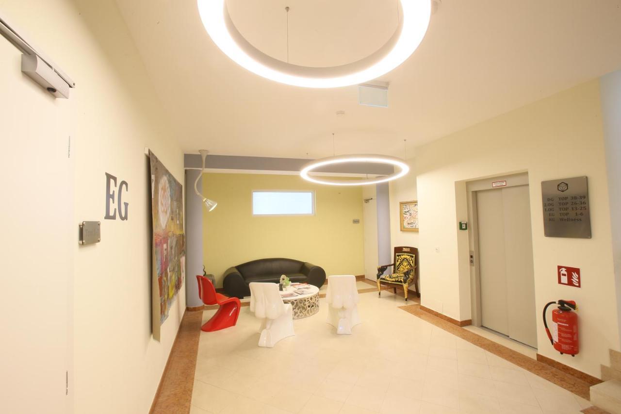 25H Spa-Residenz Best Sleep Privat Garden & Pools นอยซีเดิลอัมเซ ภายนอก รูปภาพ
