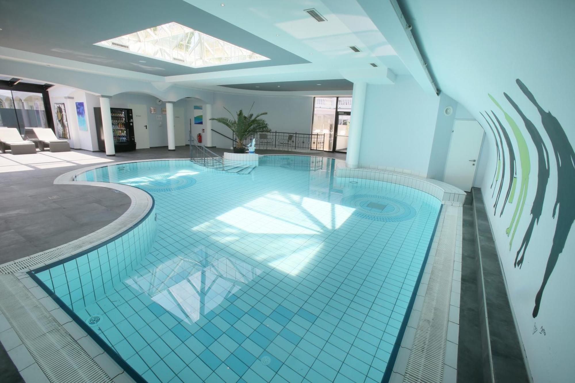 25H Spa-Residenz Best Sleep Privat Garden & Pools นอยซีเดิลอัมเซ ภายนอก รูปภาพ