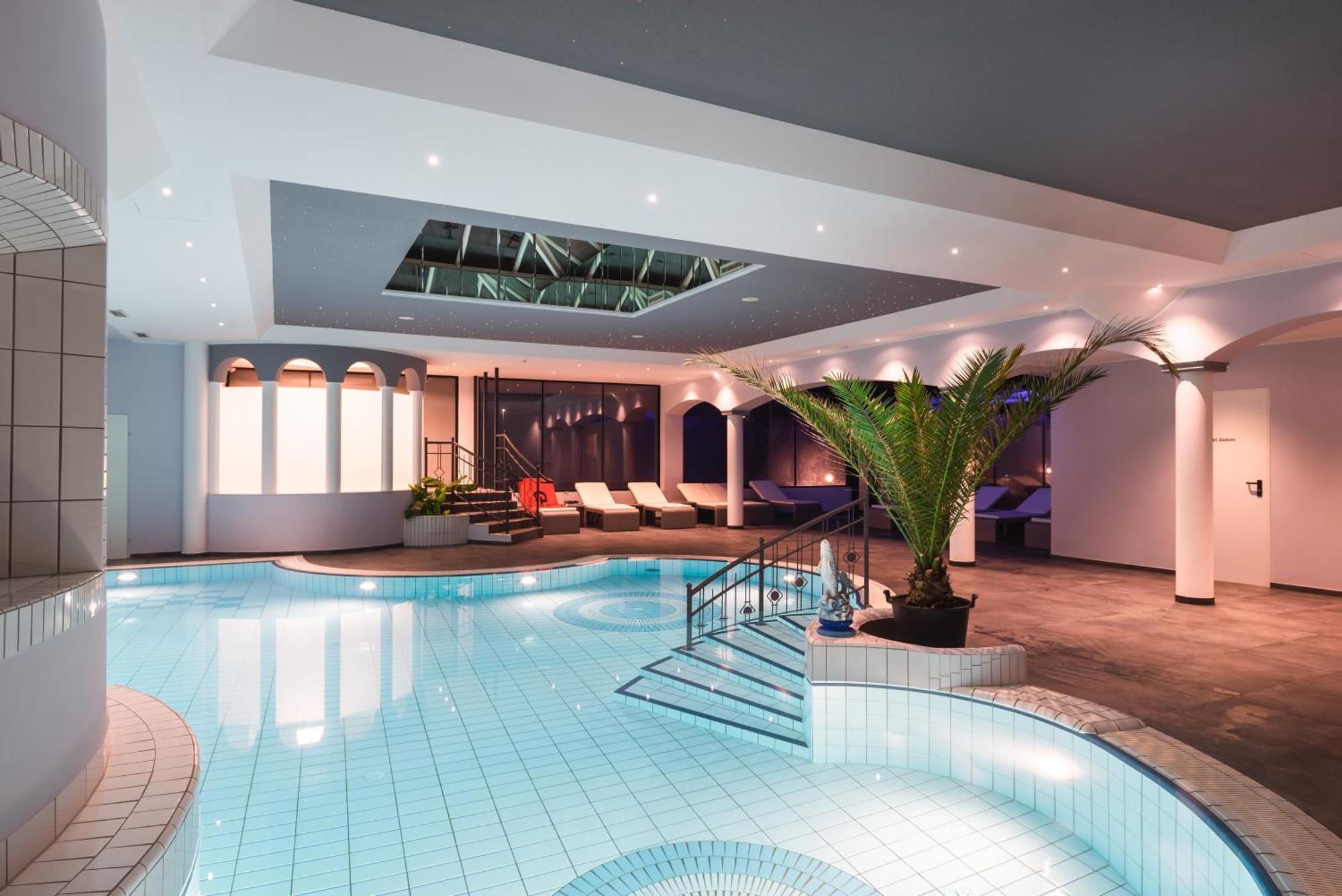 25H Spa-Residenz Best Sleep Privat Garden & Pools นอยซีเดิลอัมเซ ภายนอก รูปภาพ